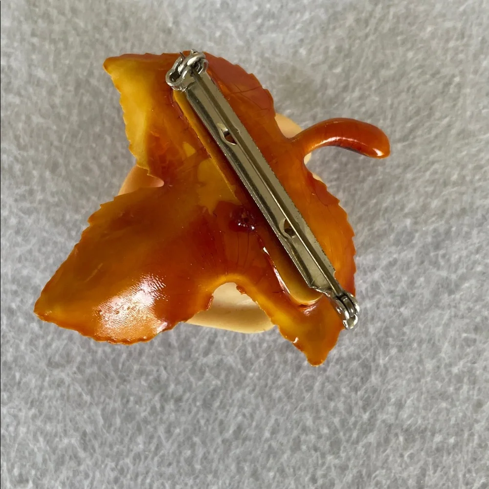VINTAGE 1950s CARVED CELLULOID ROSE BROOCH Creamy Ivory & Amber Floral Pin